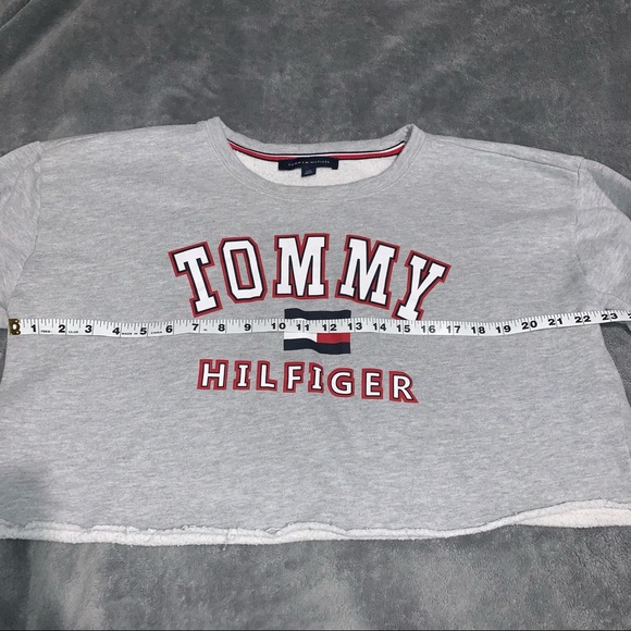 TOMMY HILFIGER Women’s Crop Logo Gray Sweatshirt Size Large - Picture 5 of 6